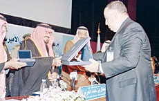 Sultan Vows to Ensure Drinking Water for All