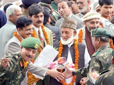 Kashmir Bus Service Bridges Divide