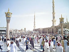 Millions Perform Friday Prayers in Holy Mosques
