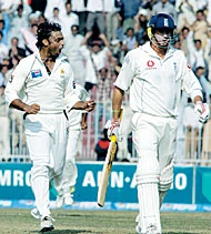 Tons-Up Bell, Pietersen Take England to Safety