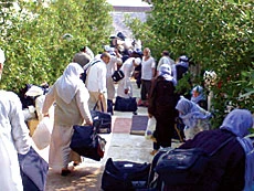 Unscrupulous Agents Rip Off Pilgrims