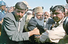 Pak Protesters, Police Clash