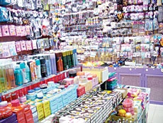 ‘Riyalain’, the Call That Tugs at Hearts, Not Pockets