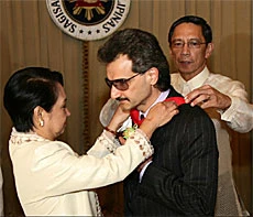 Philippines Bestows on Alwaleed Highest National Honorary Medal