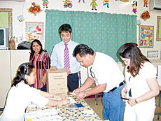 Filipinos Across Kingdom Go to the Polls