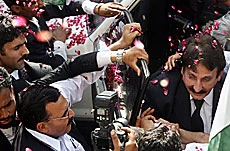 Chaudhry Draws 50,000 in Abbotabad