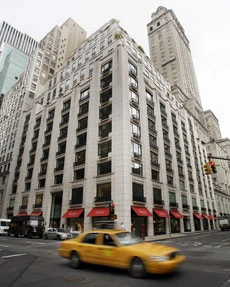 Istithmar to Buy Barneys as Fast Retailing Quits