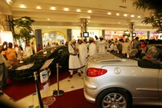 Car Festival at Al-Tahlia Center Kicks Off