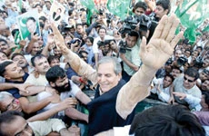 Javed Hashmi Walks Out of Jail