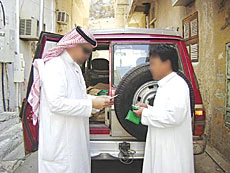 Criminals Exploit Expat’s Fear of Authority