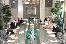 Murdoch, Alwaleed Meet on Investment