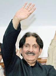New Pakistan Premier Orders Release of Judges