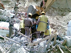 Wall Collapse Kills Four in Makkah