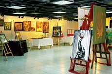 Art Bazaar Raises Women Artist’s Profile