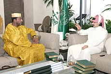 Prince Alwaleed Receives Niger's Roving Ambassador