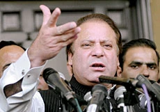Sharif Vows to Reinstate Judges