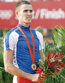 Absalon retains mountain biking crown