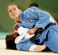 Tani crashes out as Japan falters in opening judo action