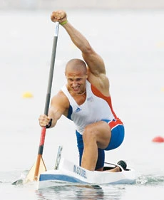 China sends 2 more boats to canoe-kayak final