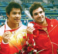 He Chong makes it perfect 6-for-6 for China