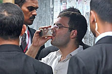 Rahul gets down to the grass roots in Bangladesh