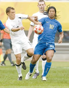 Brazil, Argentina, Italy book quarterfinal spots