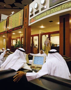 Banks pump $300bn into markets
