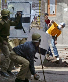 Anti-election strike cripples Kashmir