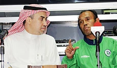 Simon Tahamata joins Ahli Soccer Academy