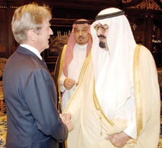 King, Kouchner discuss key issues