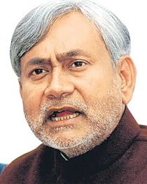 Voters will punish Lalu, Paswan: Nitish