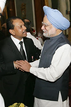Yusuffali congratulates Singh
