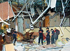 Terrorists target Jakarta hotels