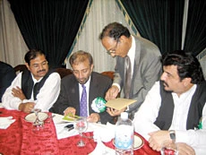 Stranded Pakistanis’ repatriation urged