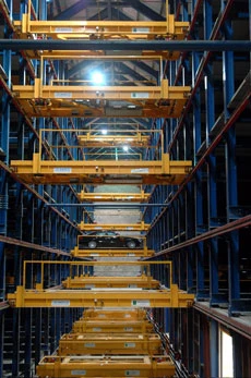 Robot car park beams down to Dubai