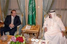 King Abdullah confers with Sharif in Makkah
