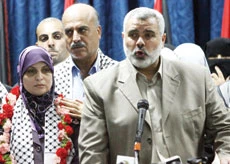 Israel frees Gaza woman in last step of videotape swap