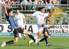 Ronaldinho saves Milan