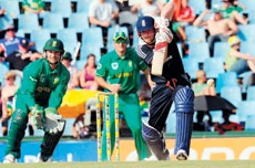 Collingwood ton helps England power past Proteas