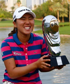 Kim holds off Wie to win Dubai season-ender