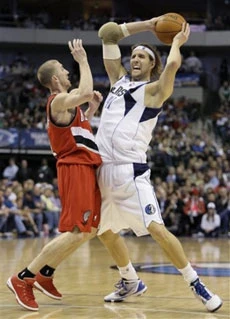 NBA: Blazers finish hard to beat Mavericks