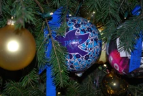 White House decorates Christmas tree with Arab American ornaments