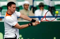 Soderling stuns Federer at lucky 13th attempt