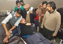 Pakistan ex-minister hurt in attack