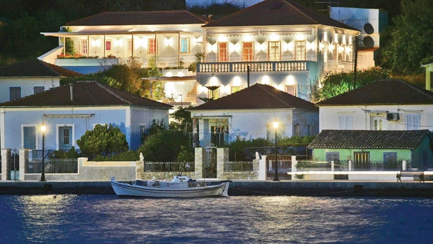 Top 10 most romantic hotel bedrooms