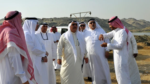 Jeddah mayor inspects Musk Lake