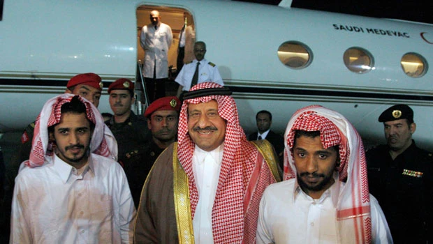 Rebels free two more Saudi soldiers