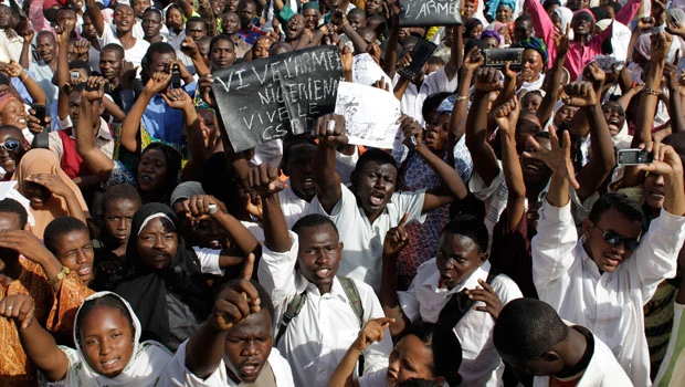 Niger opposition rally pressures junta for elections