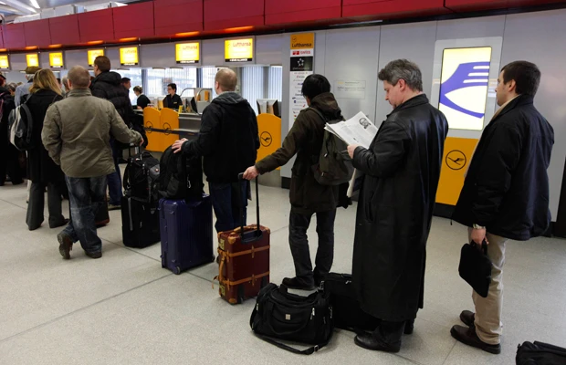 Lufthansa nixes 800 flights as pilots strike