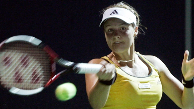 Li bundled out, Dementieva in easy win